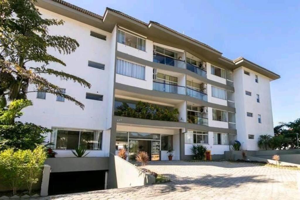 Excelente Nr 317, 2dormitorios, Pe Na Areia Toninhas Com Piscina Apartment *