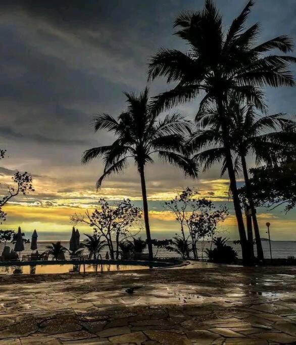 Excelente Nr 317, 2dormitorios, Pe Na Areia Toninhas Com Piscina *