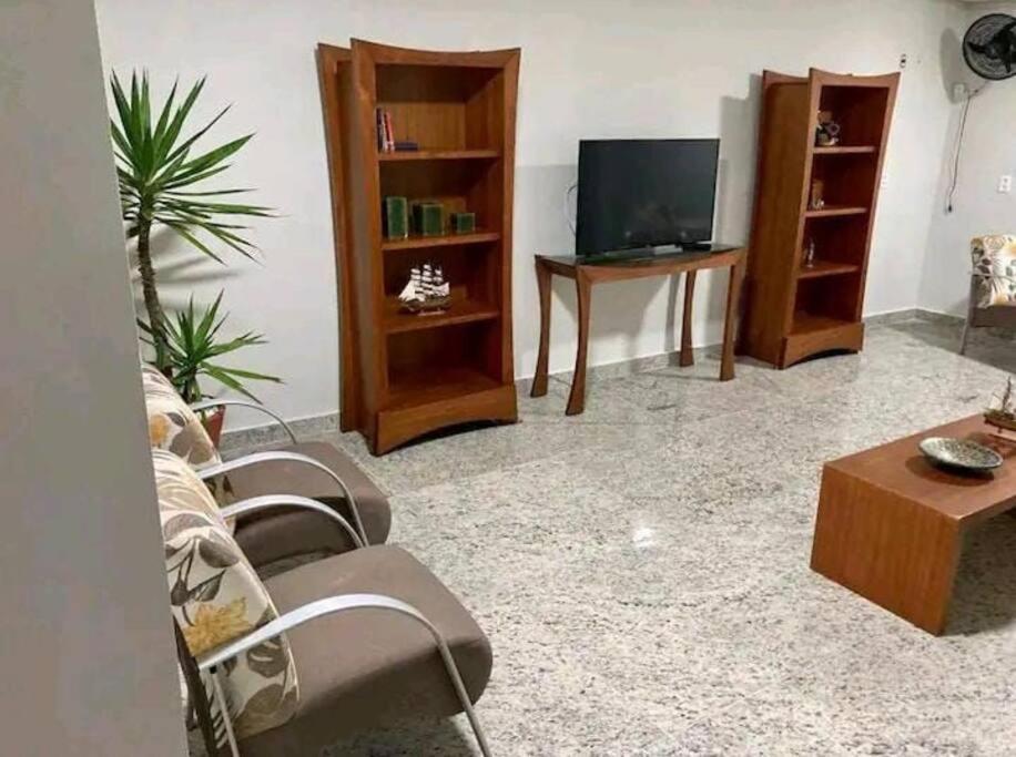 Excelente Nr 317, 2dormitorios, Pe Na Areia Toninhas Com Piscina