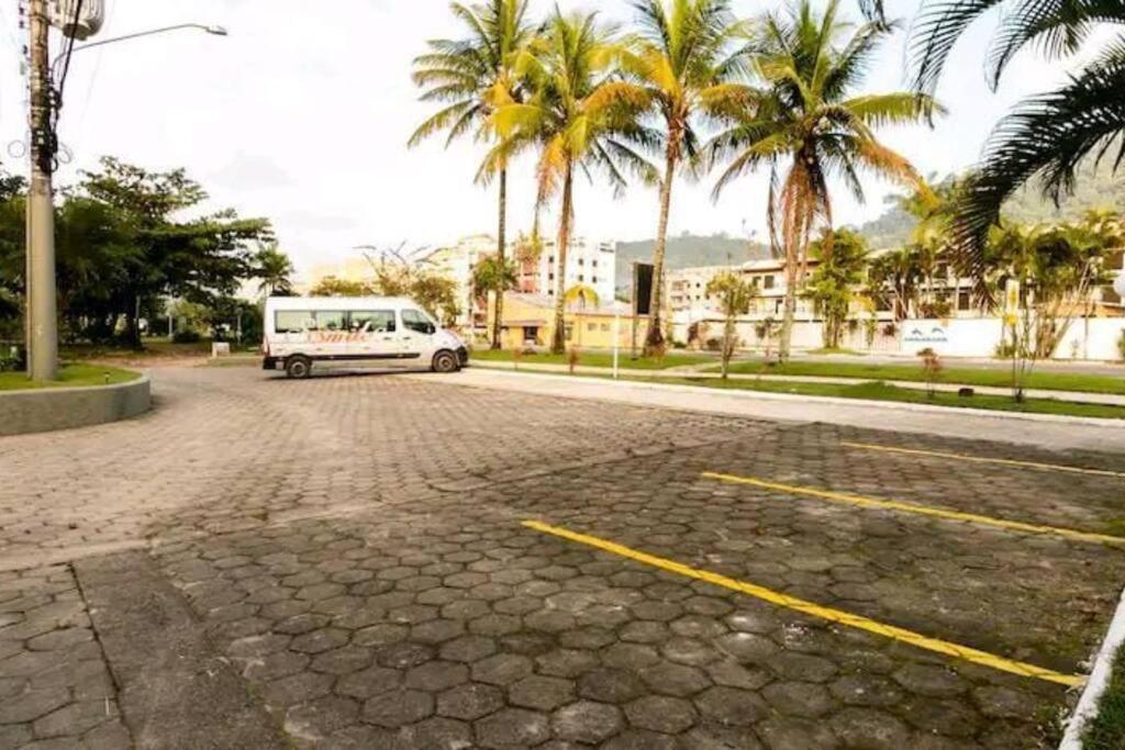 Excelente Nr 317, 2dormitorios, Pe Na Areia Toninhas Com Piscina Ubatuba