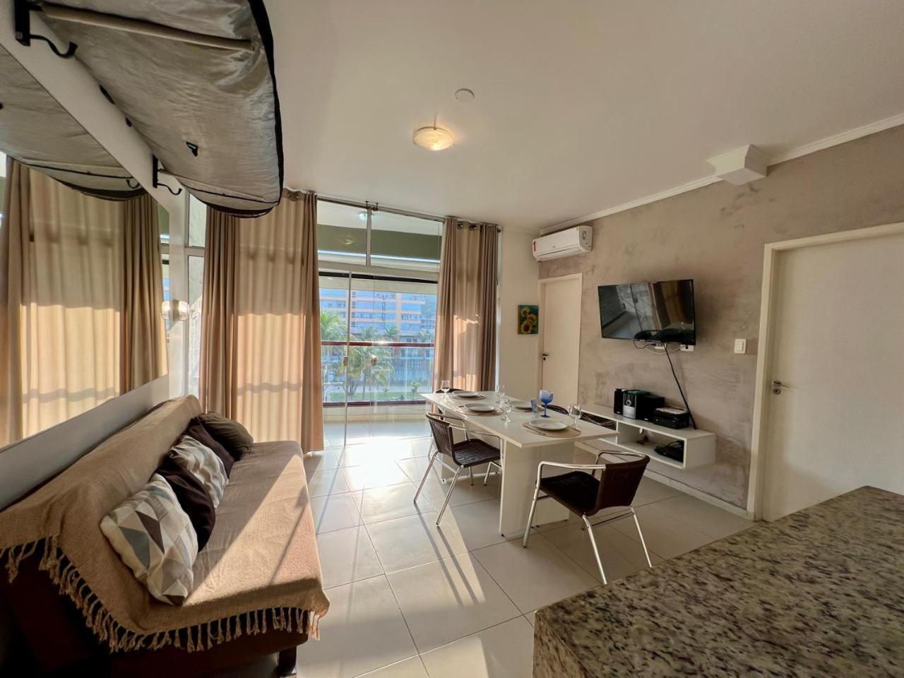 Apartment Excelente Nr 317, 2dormitorios, Pe Na Areia Toninhas Com Piscina *